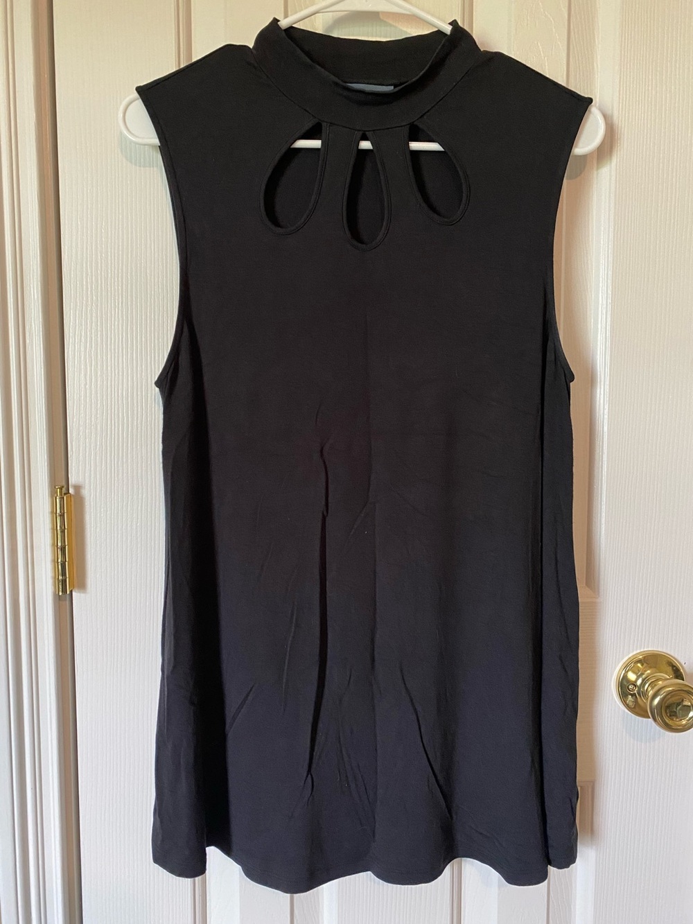 ModCloth Black Sleeveless Mock Neck Tank with Teardrop Cutouts Size Large